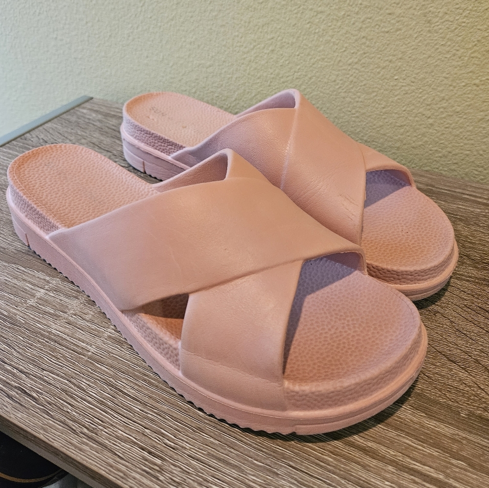 Sun + Stone /slip on wedge sandals / women's size 8/ great Pre-owned Condition.